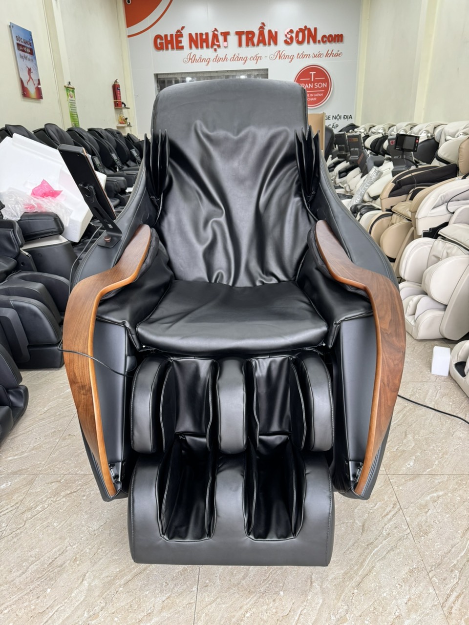 Siêu ghế massage trị liệu INADA Dcore DC100J mới 100%
